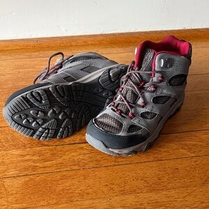 EUC Big Kid's Merrell Moab 3 Mid Waterproof Boot